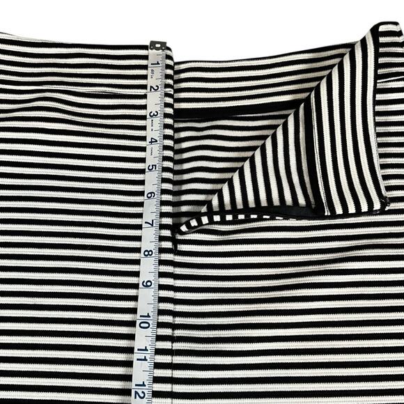 GAP Designed & Crafted Black + White Striped Stretch Pencil Skirt – Size Small - Picture 5 of 8